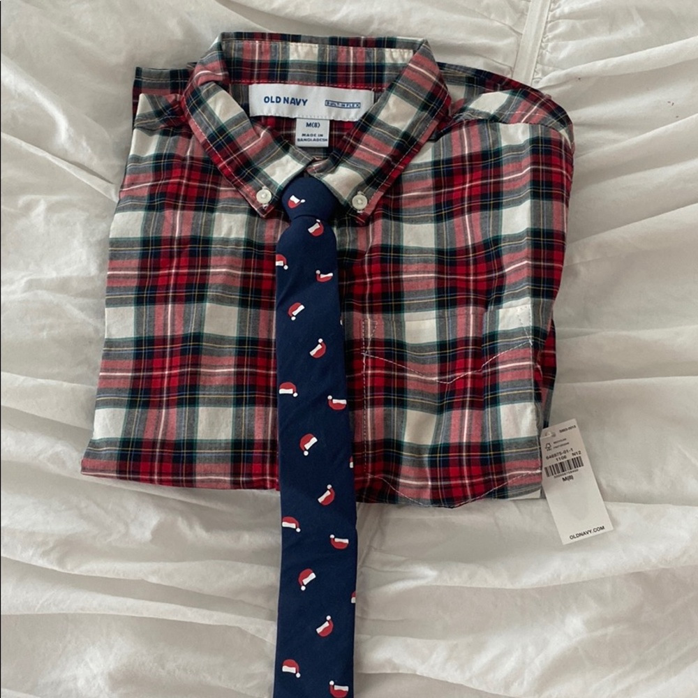 Boys size 8 Old Navy shirt with tie